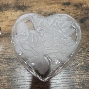 Vintage Studio Nova Japan Crystal Heart-Shaped Glass Roses Candy/Trinket  2.5”6”